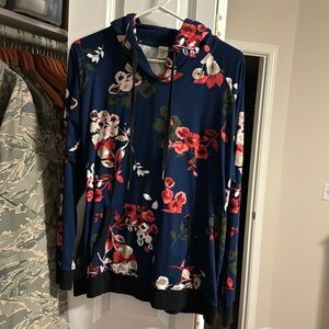 Hoodie women’s floral L-XL super soft boutique Lildy
